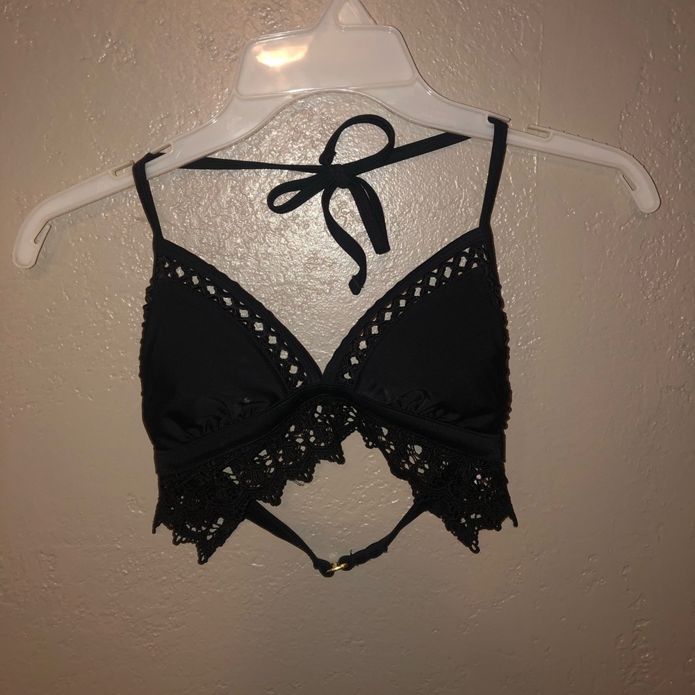 Black lacey swimsuit top